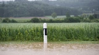 Швейцарию заливает водой