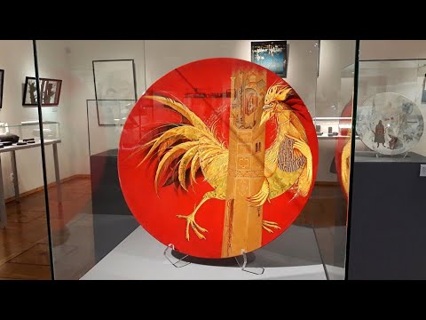 На выставке лаковой