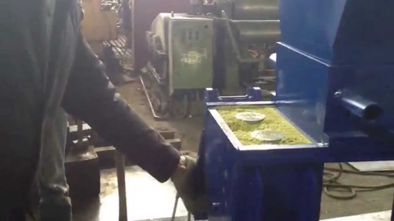 Производство кирпича методом полусухого прессования - YouTube