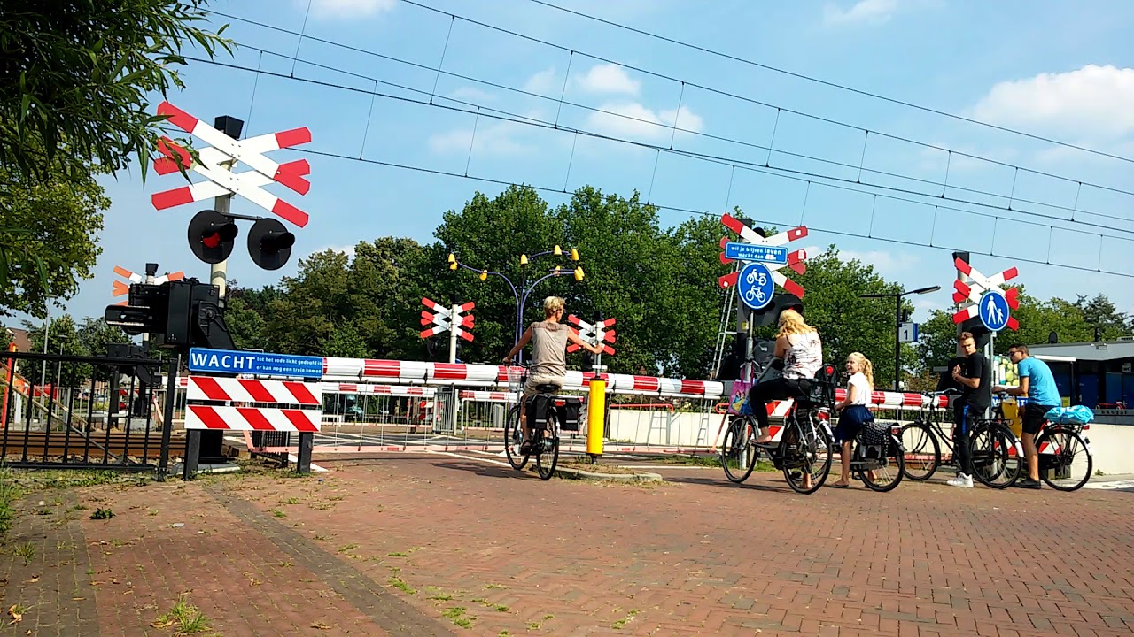 Spoorwegovergang Duiven