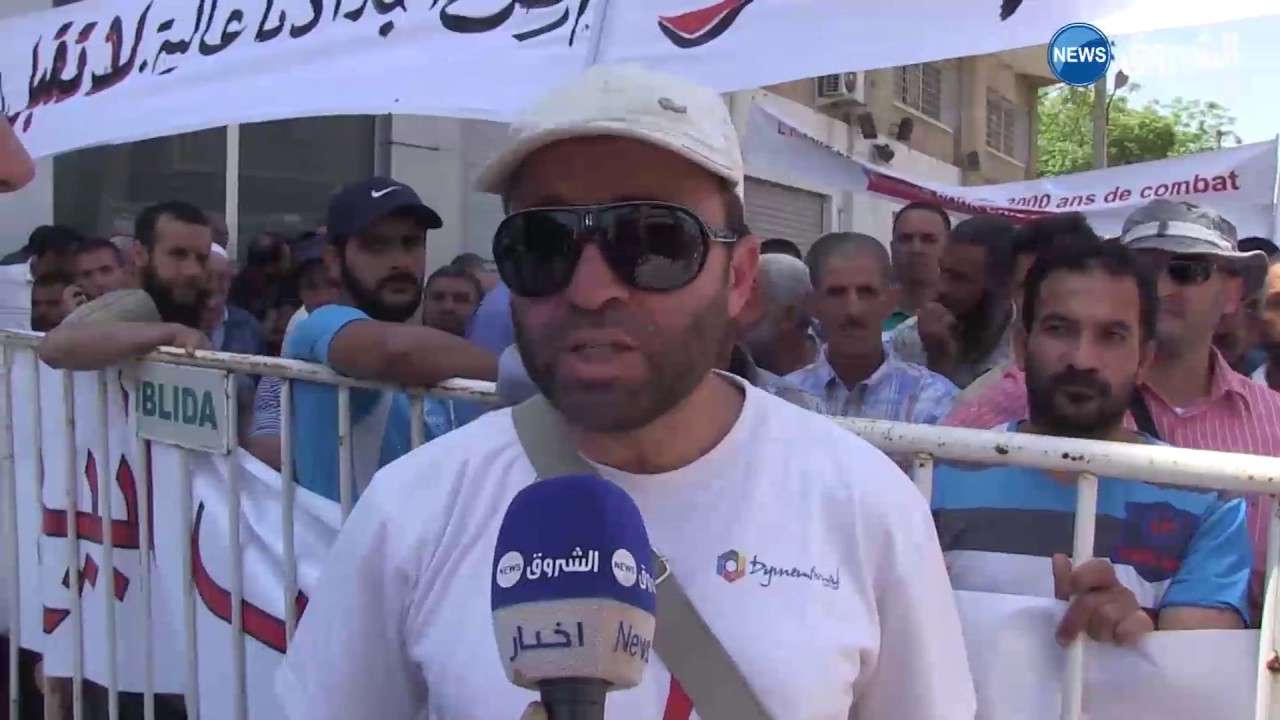 عروش بالبليدة يعتصمون أمام مقر الولاية ويرفضون 