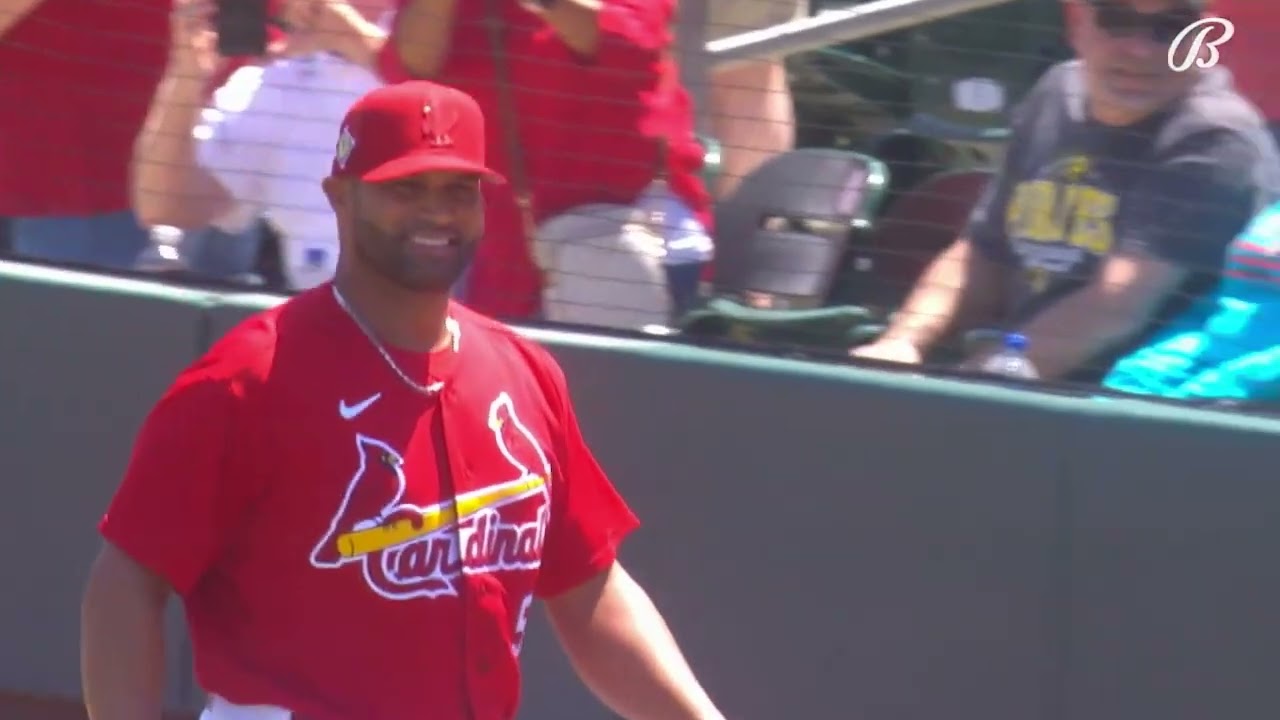 Albert Pujols gets awesome ovation for return to Cardinals at Spring  Training!! 