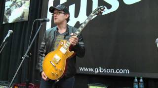 Joe Bonamassa Demos New ‪Gibson Paul Kossoff Signature Les Paul  •  NAMM 2012 chords