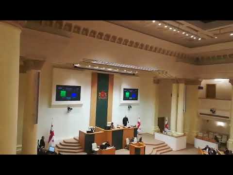 პარლამენტმა ლევან მგალობლიშვილის დეპუტატის უფლებამოსილება სცნო
