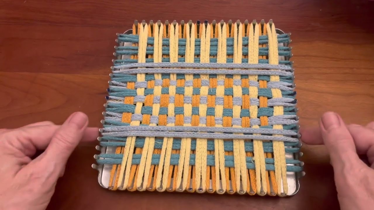 how to stitch potholder loom squares together by Noreen Crone-Findlay  (c).avi 
