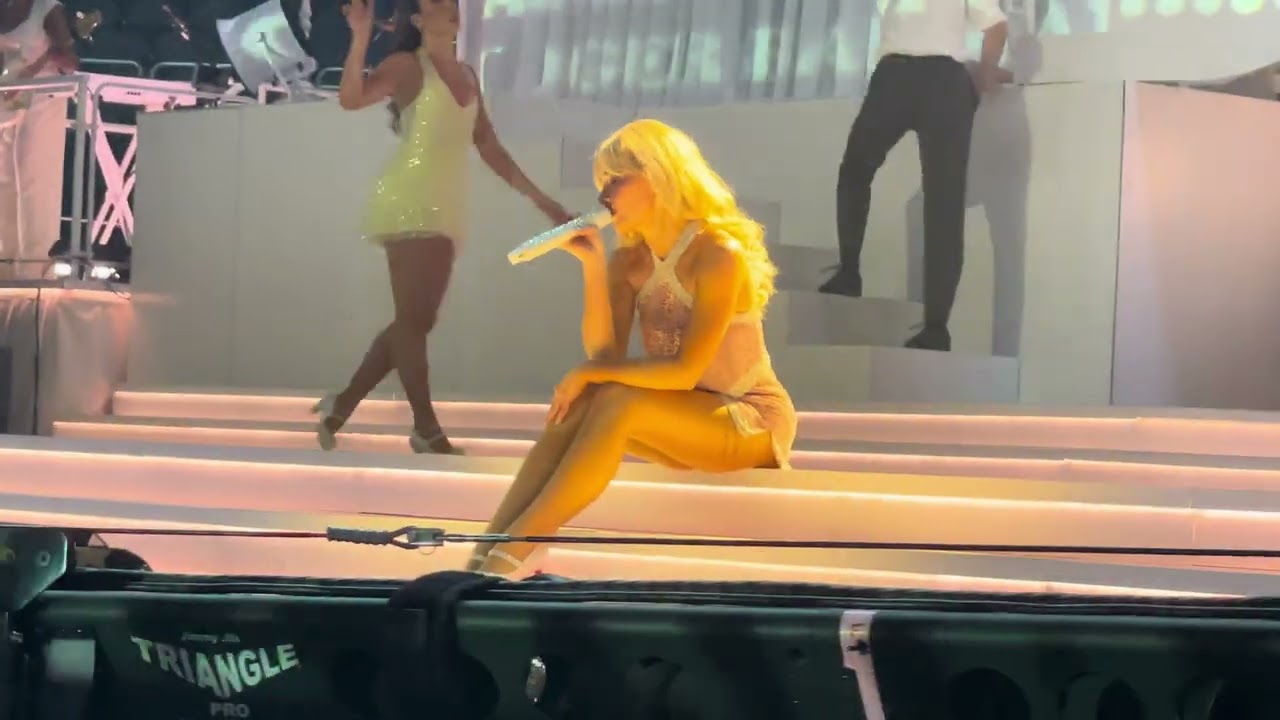 Sabrina Carpenter - Live Performance of Don’t Smile, Short & Sweet Tour, Pittsburgh, PA, Night 2