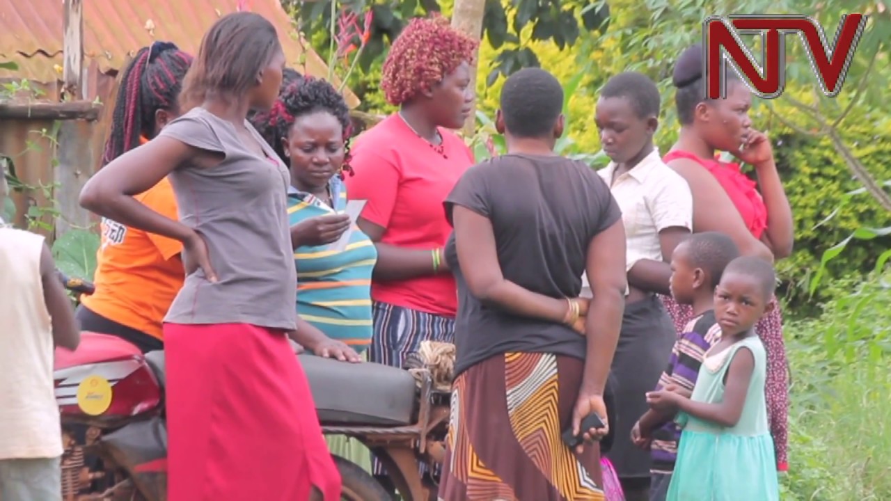 OKUWAMBA ABAANA ENTEBBE:  Basatu babuze, ba maama basobeddwa