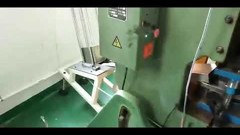 Automatic 4L square lids hole punch system