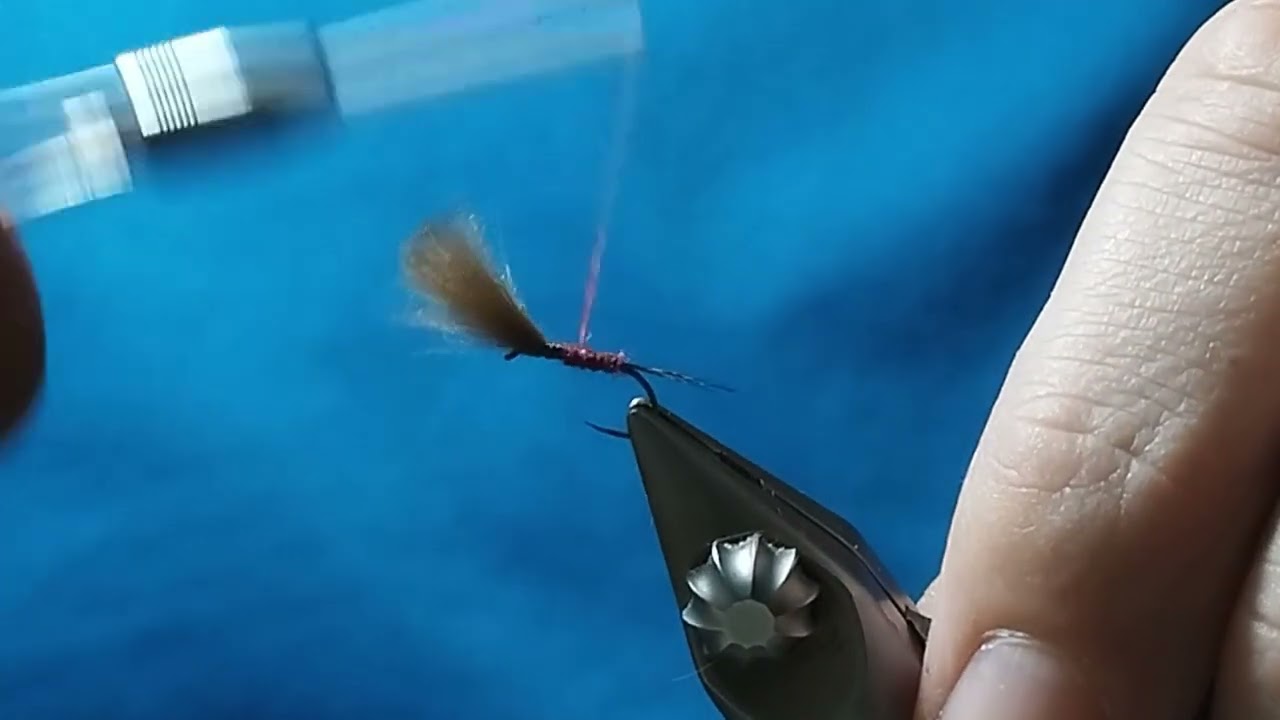 Montaje de moscas: otro método diferente para hacer alas en cdc.