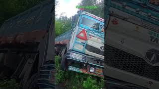 27 June 2025 Truck palat Gaya driver ke so jane ke karan #sorts #viral #video