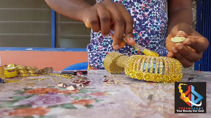 How to customize a rechargeable Bridal hand fan