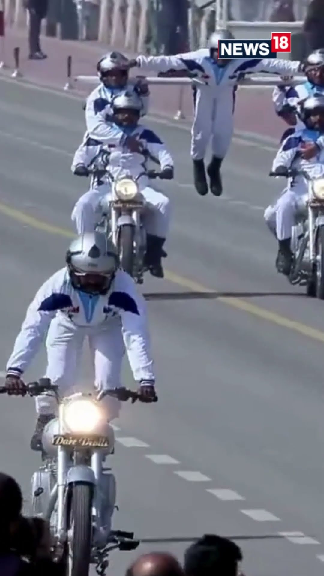 Dare Devils Showcase The Motorbike Skills At Kartavya Path On Republic Day Celebration | N18S