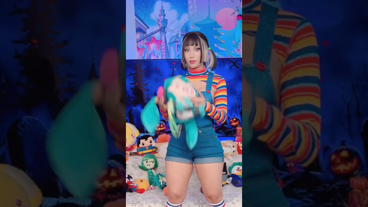 Poor MIKU 🤭 #anime #cosplay