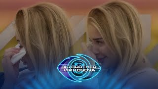 Download Lagu Elijona rrëfen - një ditë para se të hyj në shtëpi kam qenë te varri i nënës dhe motres! MP3