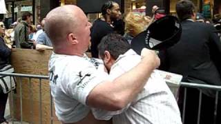 Letterman Protest Richard and Sal making out - https://twitter.com/HalfJewBubbaLou