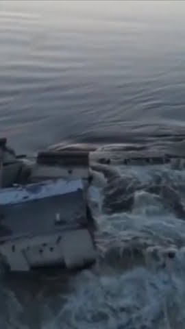 Жесть в Херсоне потоп. Смывает дома. Каховка ГЭС ! Катастрофа в Херсоне ...