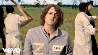 Miniatura del video "The Zutons - Valerie (Video)"