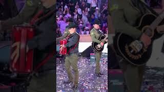 Los Alegres del Barranco - “Moneda Sin Valor” (En Vivo)