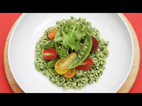Video: Cherry Tomato Salad Na May Pesto Sauce