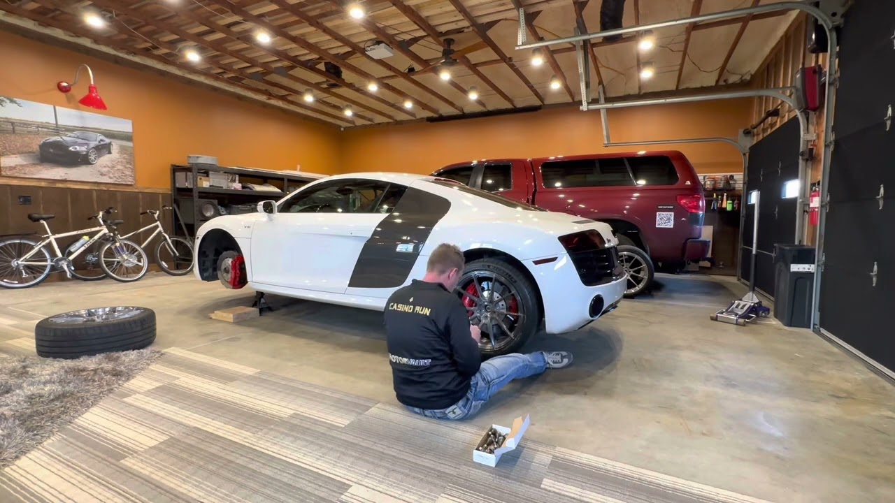 Delivery shows up with Sick Forged wheels for the R8! Let’s mount them up.