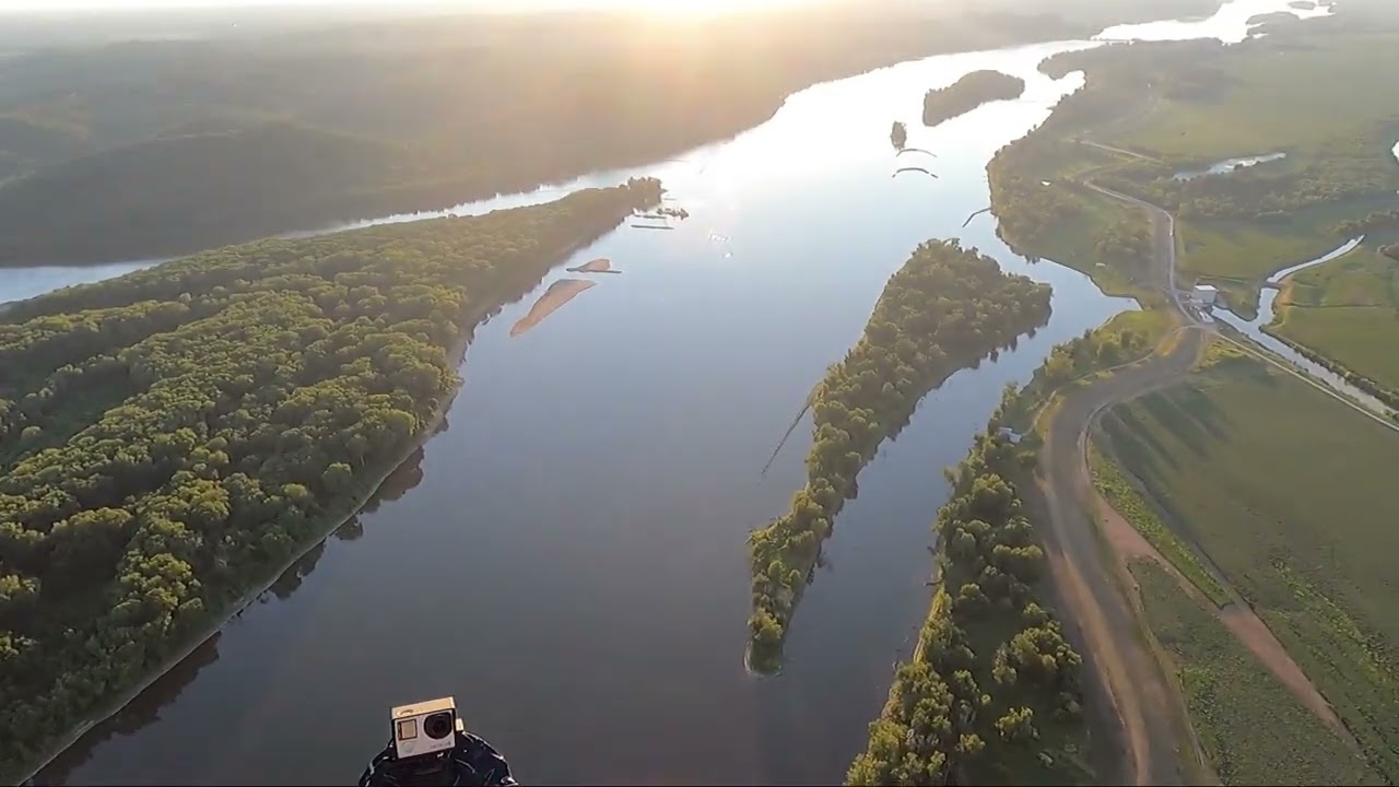 Mississippi River flight and airplane encounter YouTube