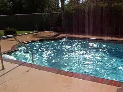 7.2 QUAKE VIOLENTLY SHAKES WATER OUT OF POOL, BRAW...
