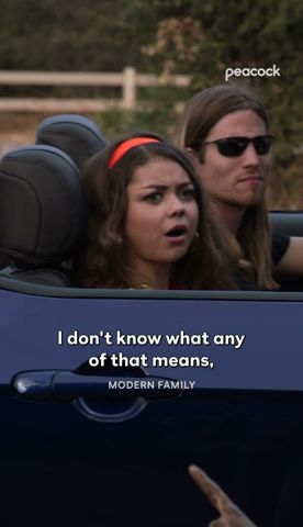 Alex and Haley show love in their own way #ModernFamily #HaleyDunphy #Shorts