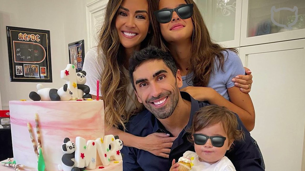 Palmas e Magnini festeggiano in famiglia 1 anno della figlia Mia - YouTube