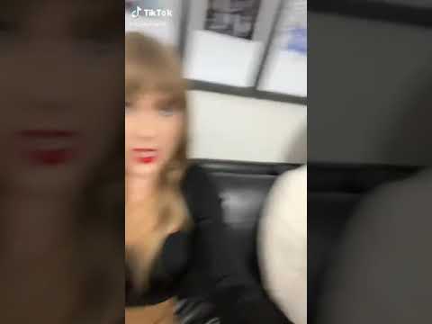 Selena in Taylor's