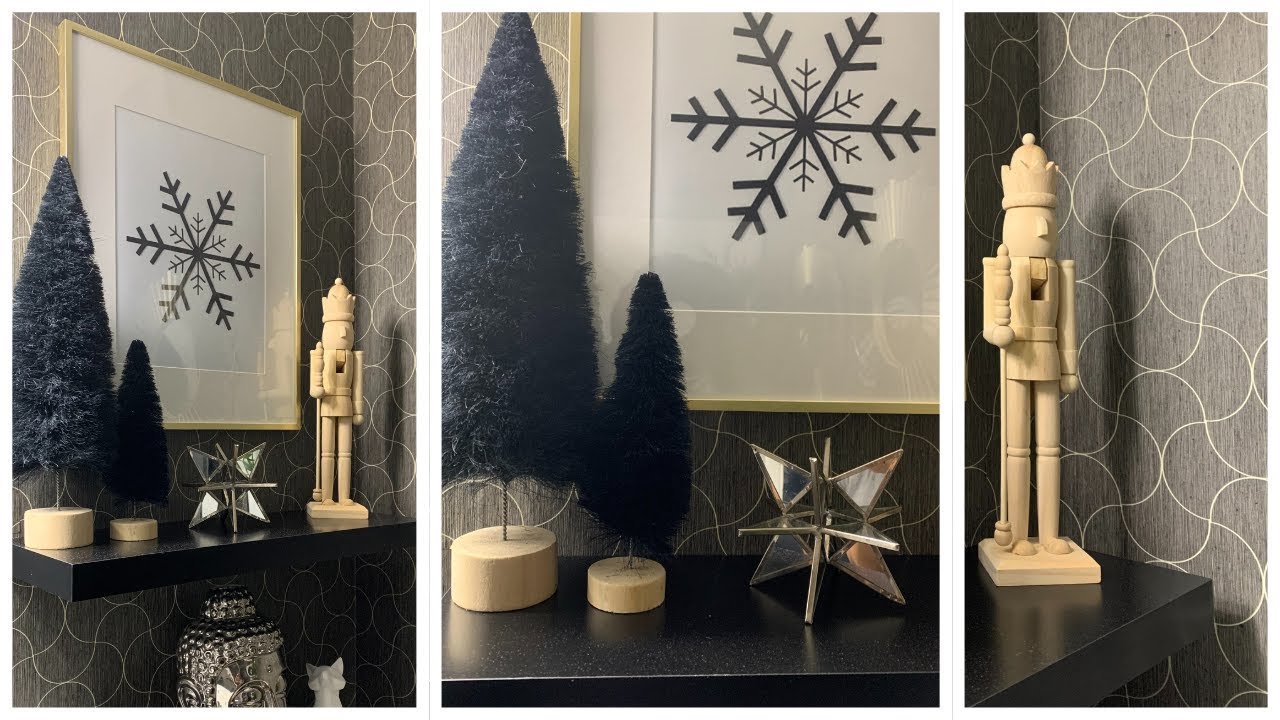 HOW TO DECORATE YOUR POWDER ROOM AT CHRISTMAS