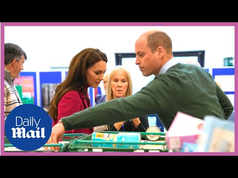 Prince william and kate middleton make surprise visit to food bank in windsor