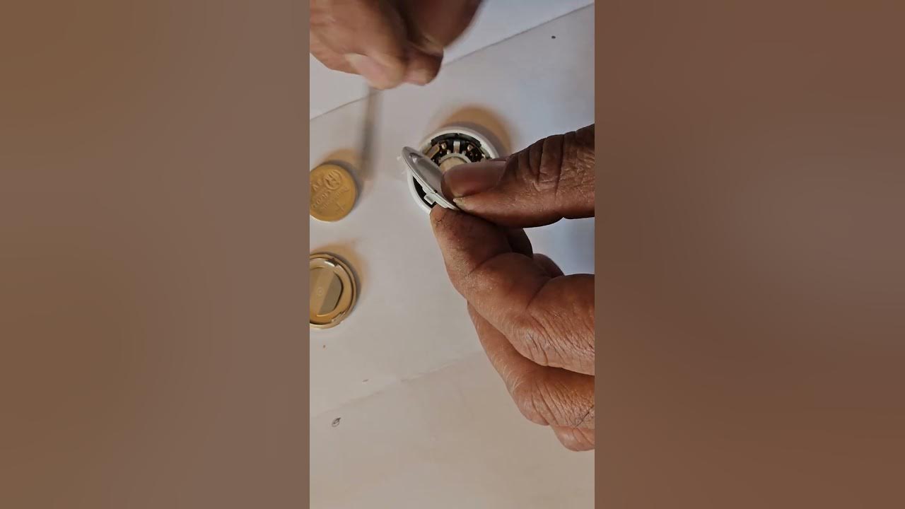 How to remove Apple airtag speaker and battery without breaking the