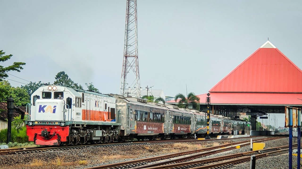 BANYAK KERETA API !! 24 JAM Kereta Api Di Stasiun Mojokerto Gapeka 2021