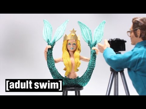 robot-chicken-the-real-reason-starbucks-got-its-logo-2016