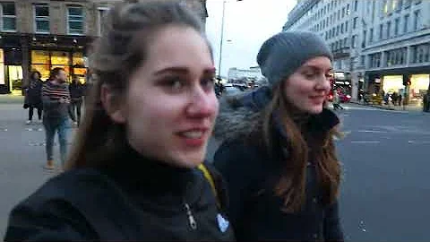 ПОЦЕЛУЙ ПОД ОМЕЛОЙ