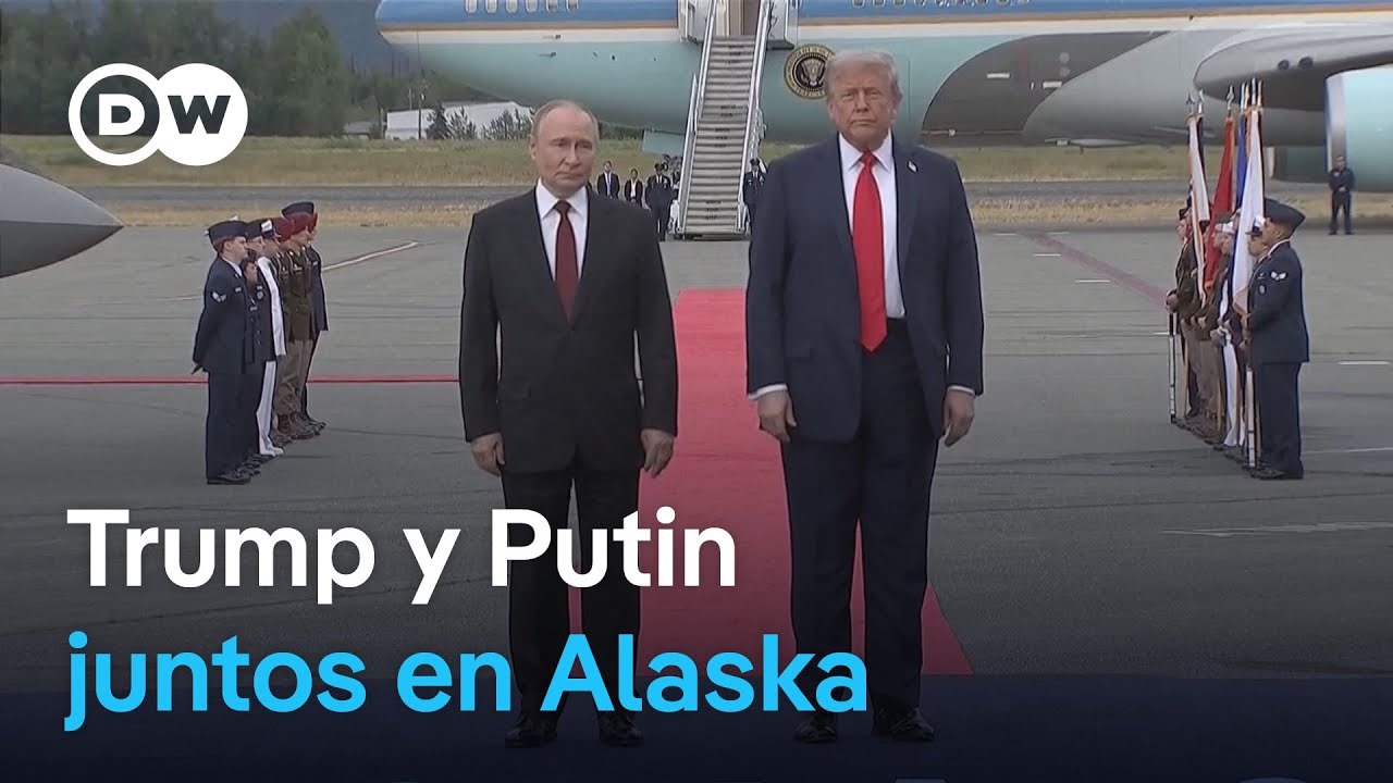 Trump y Putin se reúnen en Alaska: sonrisas, aplausos y un apretón de manos