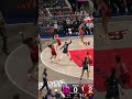 Luisa Geiselsöder hits first basket of the game for Portland