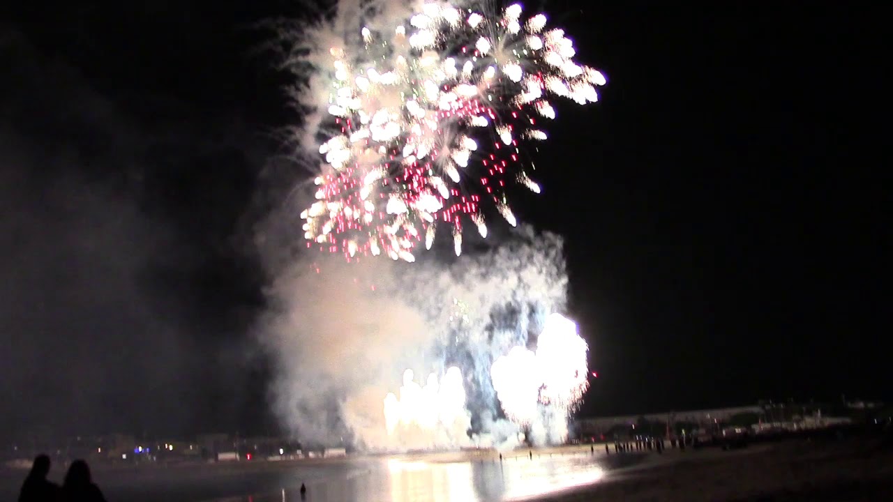 Feu d'Artifice 15 Août 2019 ROYAN SUR LA PLAGE Magnifique! YouTube Feu d'Artifice 15 Août 2019 ROYAN SUR LA PLAGE Magnifique! YouTube