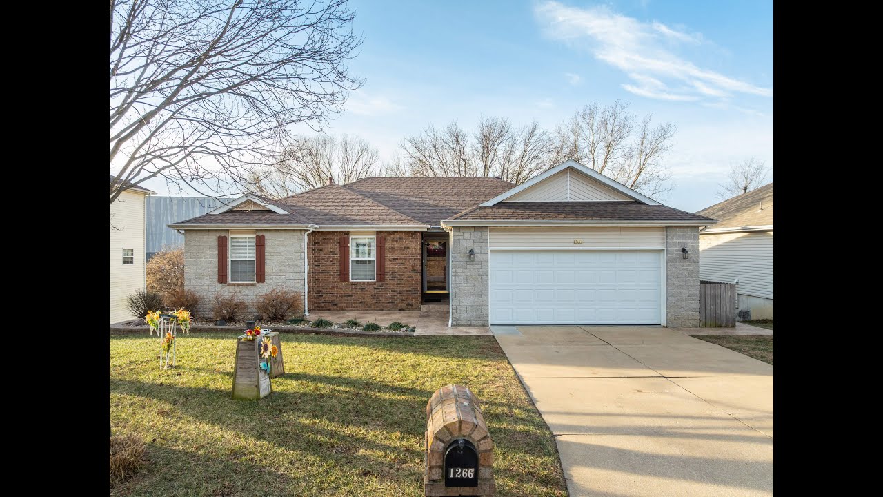 1266 W Bridgewood, Nixa, Missouri Home For Sale by Ethan Ives