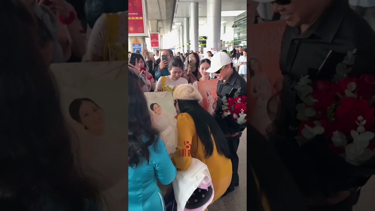 Nữ ca sĩ tỉ ph&uacute; H&agrave; Phương được fan nồng nhiệt ch&agrave;o đ&oacute;n khi vừa đ&aacute;p m&aacute;y bay tại Việt Nam