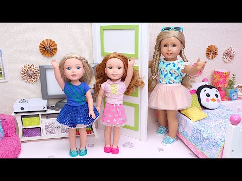 AG Doll Cleaning Routine with Laundry - Play Dolls chores for kids