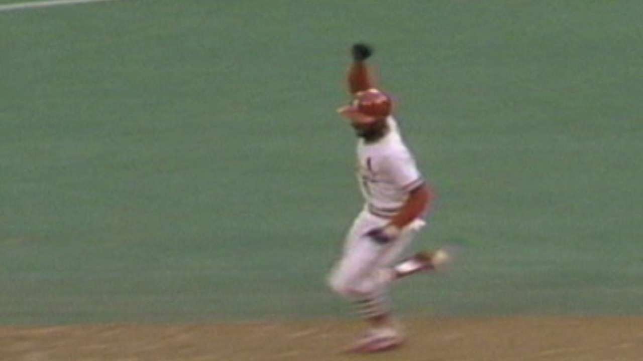 Ozzie Smith's Backflips Made The Wizard of Oz a Baseball Legend - FanBuzz