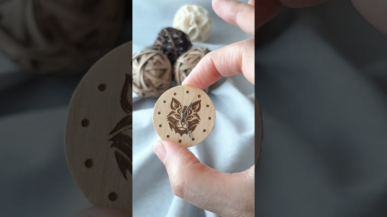 Cat-Face Wooden Watch: Eco-Friendly & Artistic. Perfect for Cat Lovers! 