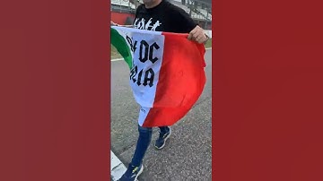 AC/DC fans hit the Imola racetrack – heading to the stage like true rock pilgrims 🏁🎸#ACDC #Imola