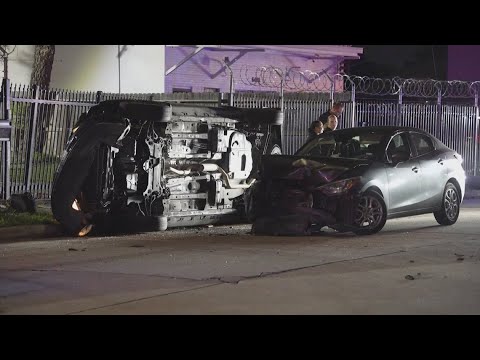 Breaking: Police chase ends in crash near Houston’s south side - YouTube