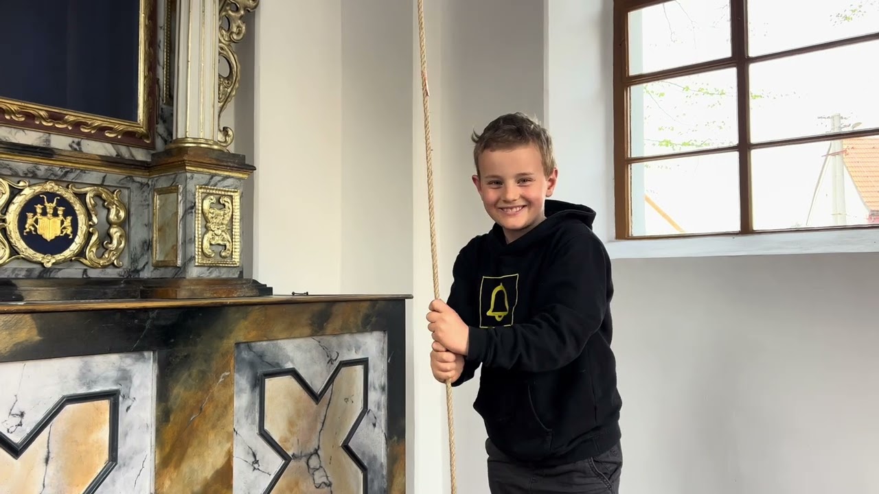 #zazvony při žehnání kapličky v Černicích posílil dvouletý Matoušek