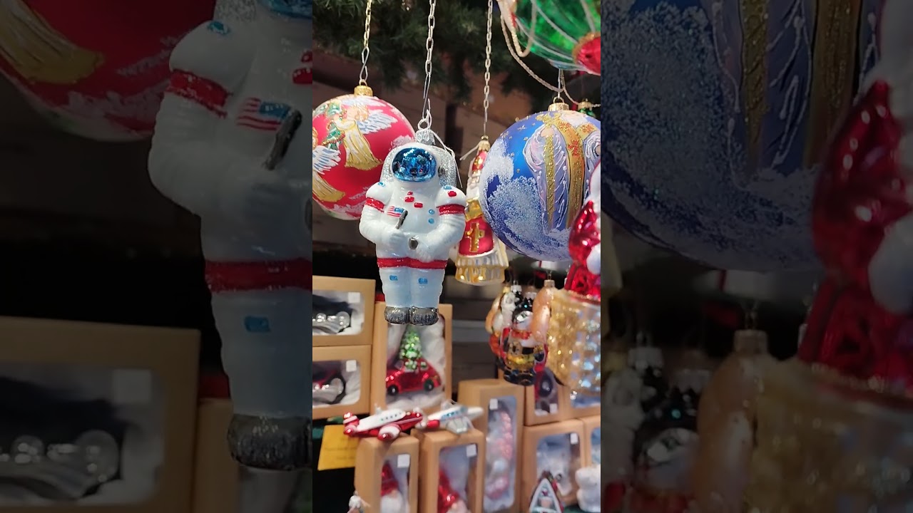 Ялинкові прикраси, іграшки, різдво, новий рік. Christmas tree decorations, toys, Christmas, New Year