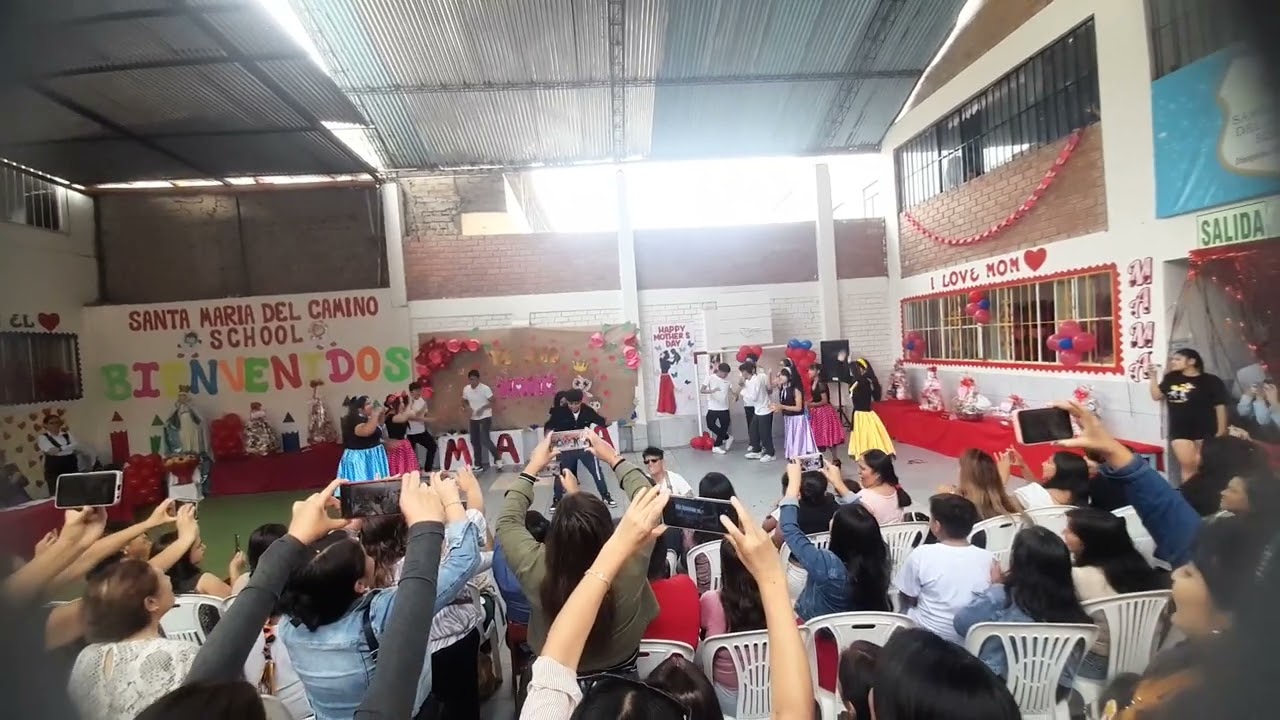 Actuación por el Día de la Madre 2025 - 5to de secuendaria. 