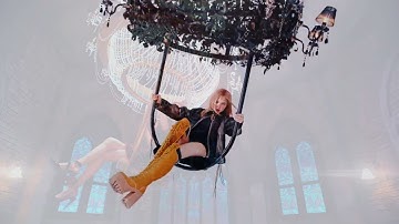 things i notice in shut down mv 🖤