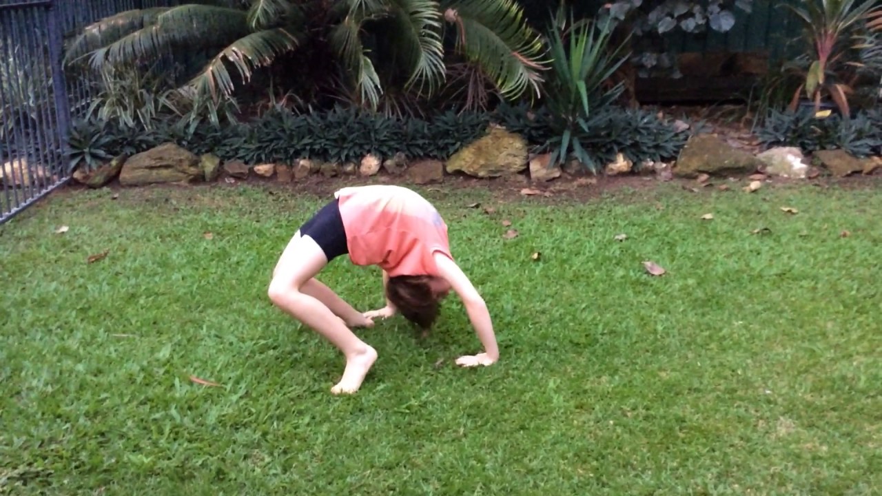 Epic backbend fail - YouTube